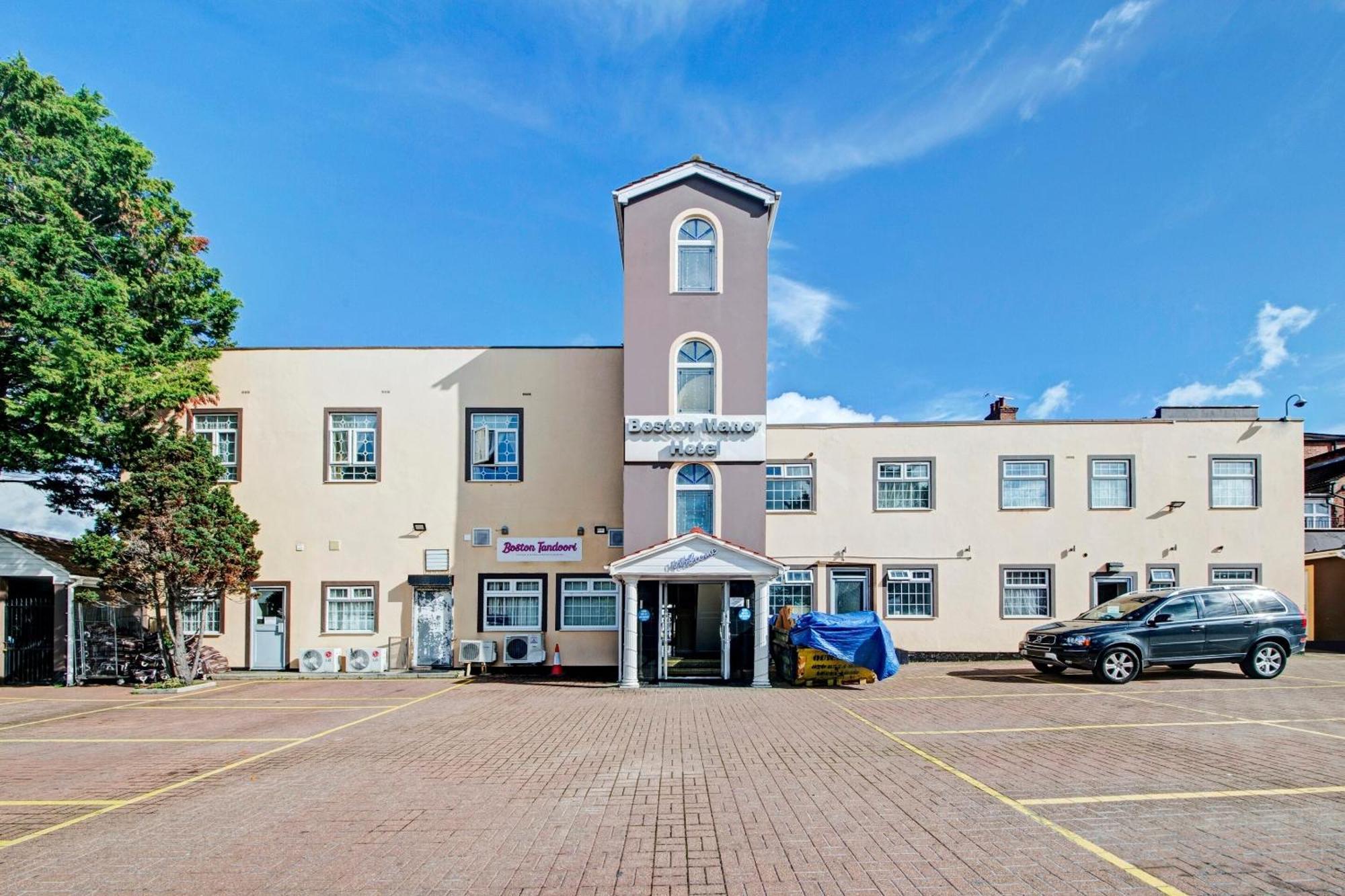 Oyo Bostons Manor Hotel, Hanwell London Гринфорд Экстерьер фото
